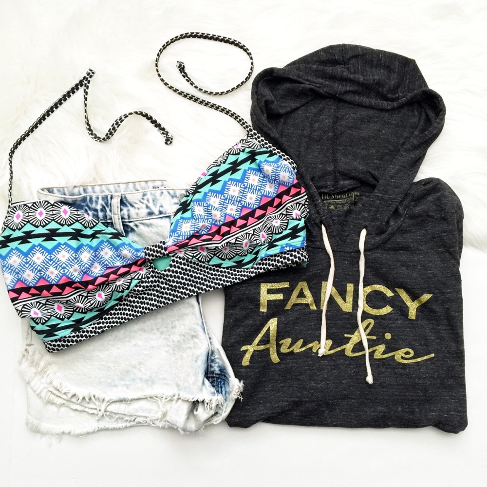 Fancy Auntie Hooded Lightweight Sweatshirt || Aunt